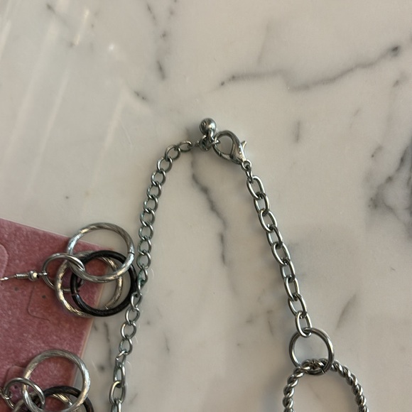 Two piece earrings and necklace set. Silver and black. - Picture 4 of 4